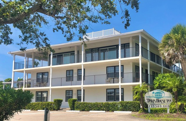 Unique Top-Floor Penthouse - 3BR/3BA - Panoramic Views - Boutique Hotel Setting