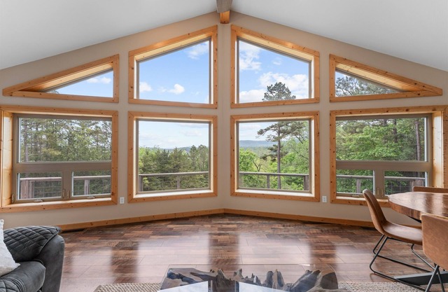 Unplug & unwind! 3 bed cabin The Perfect getaway!