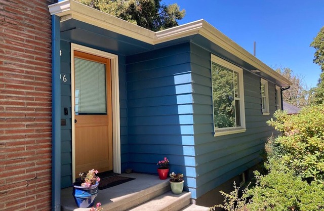 UO/Hayward Field 4-Bed 2 Bath Home w Guest Suite