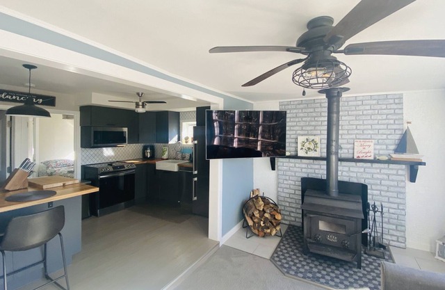 UPDATED Cottage Lake Wallenpaupack Poconos across from lake Pets Allowed