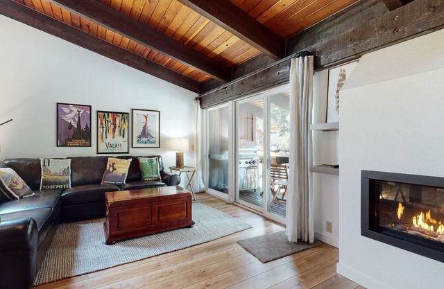 Updated Large, Bright Mammoth Home near The Village. Gas Grill & Pool On-site