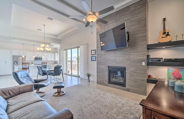 Upper Valley El Paso Home with Hiking Access On-Site