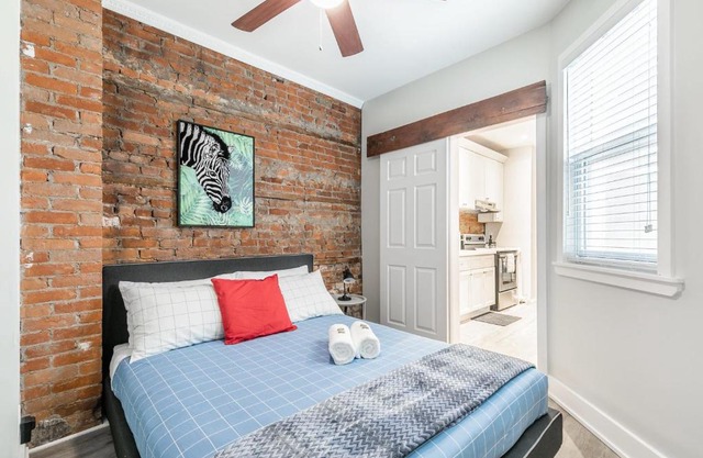 Upscale 2BR Apt - Prime Location w Netflix
