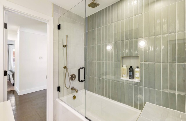 Upscale 5BR/3BA w/Jacuzzi