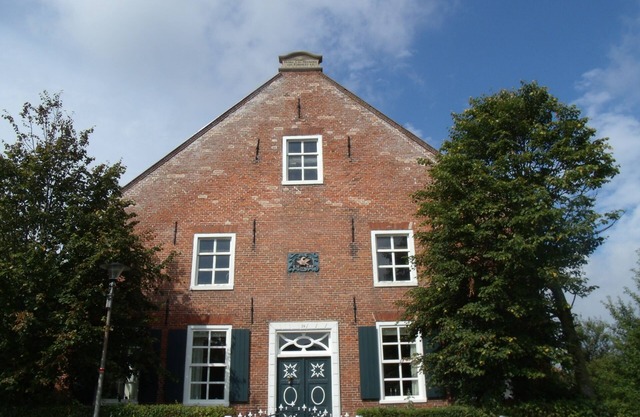 Upscale apartment for 10 guests. Space for a large or two families.