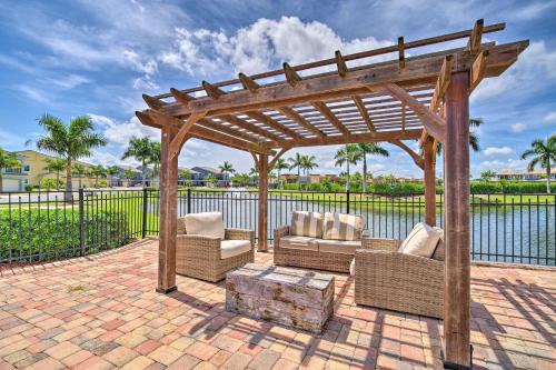Upscale Florida Townhome - half Mi to Beach!