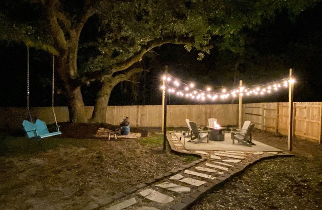 Upscale Navy Point 2 bed/2 bath with dreamy yard