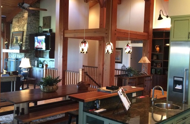 Upscale Timber Frame Lodge with Amazing Mountain Views