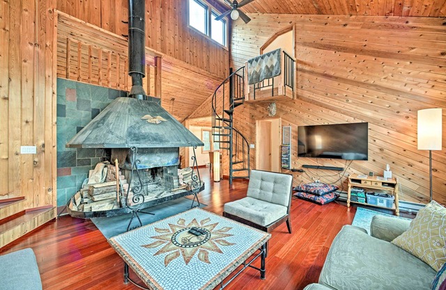 Upstate Hideaway by Hiking & Hunter Mountain!