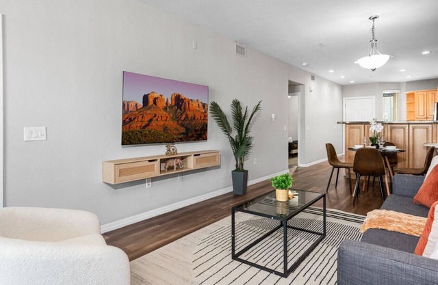 Urban 2BR-Pool, Pkng, NearASU Mill Ave&Cmelbck Mtn