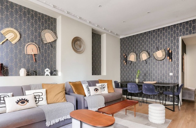 Urban Flat 61 - Luxury 3 Bedroom Parisian Flat