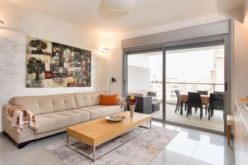 Urban Gem with Outdoor Lounge with Mamad by Sea N' Rent
