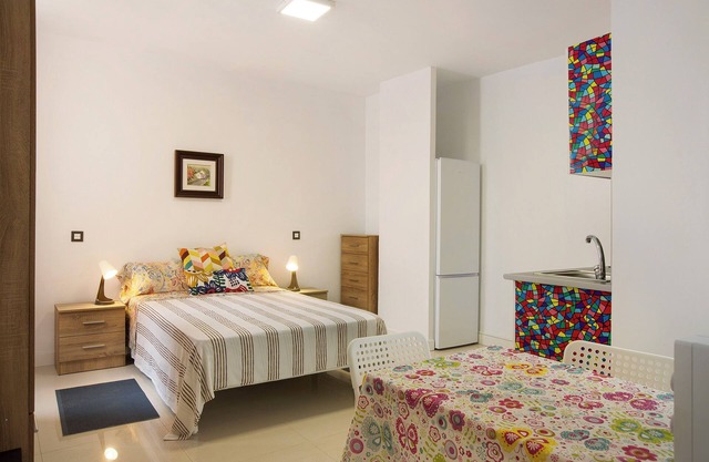 Vacation Home "Estudio Massimo 7B" with Shared Terrace & Wi-Fi
