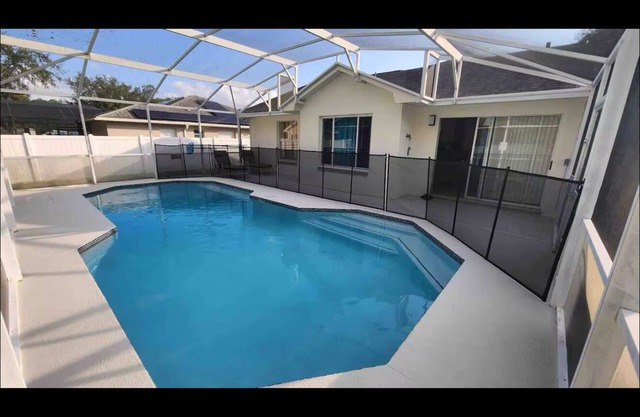 Vacation 3-bed/2bath house with renovated pool!