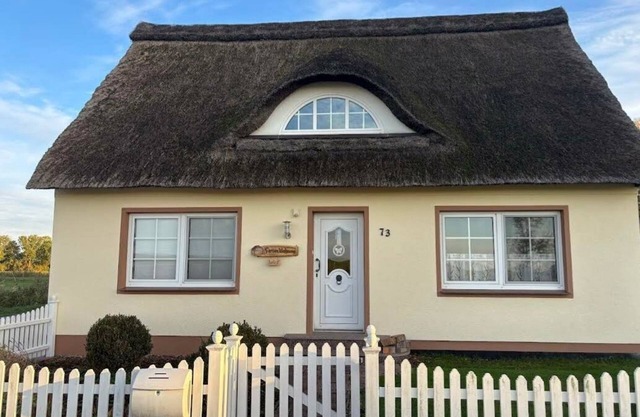 Vacation apartment directly on the dike in Wremen for 2 people