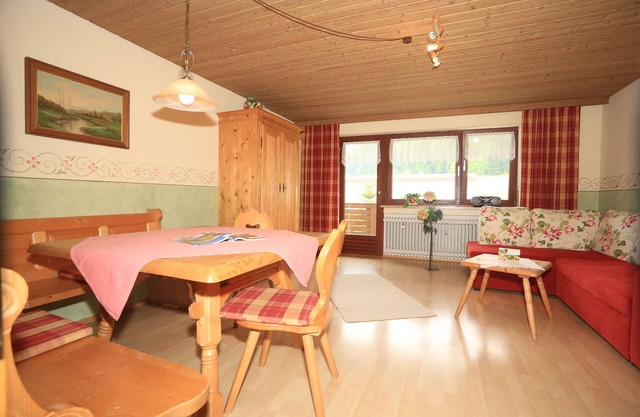 Vacation apartment 1, 100 sqm, 3 bedrooms, south-facing balcony