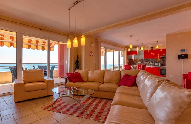 Vacation apartment/apartment for 5 guests with 145m² in Utjeha (29629)