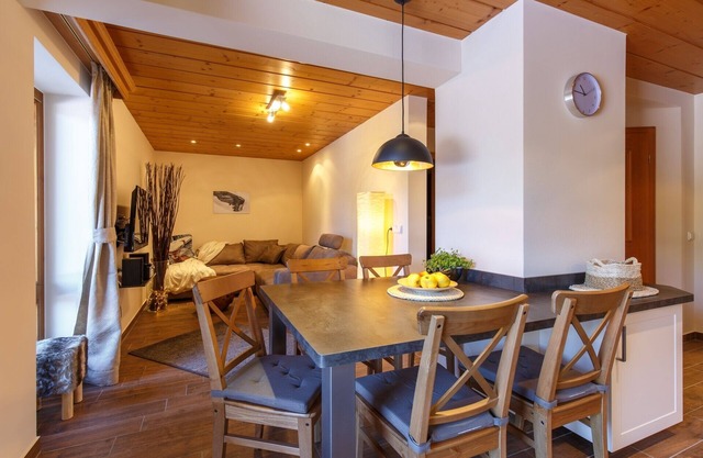 Vacation apartment Hochfelln 70 sqm, 2 sep. Bedroom, 1 living room, terrace, max. 4 pers.