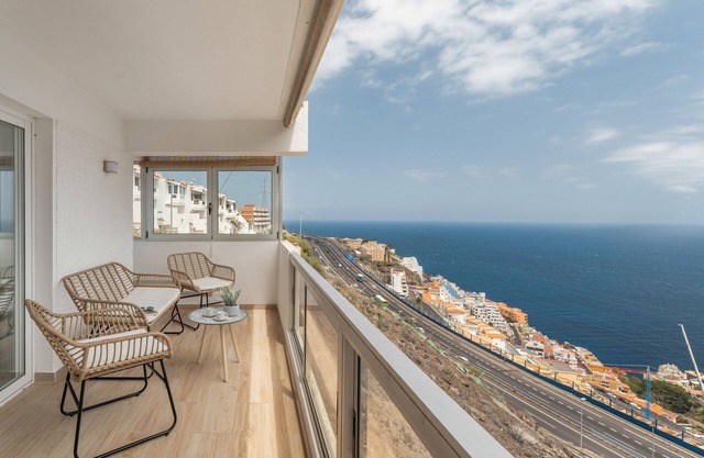 Vacation 'La Bahia' with breathtaking mountain and sea views from the terrace