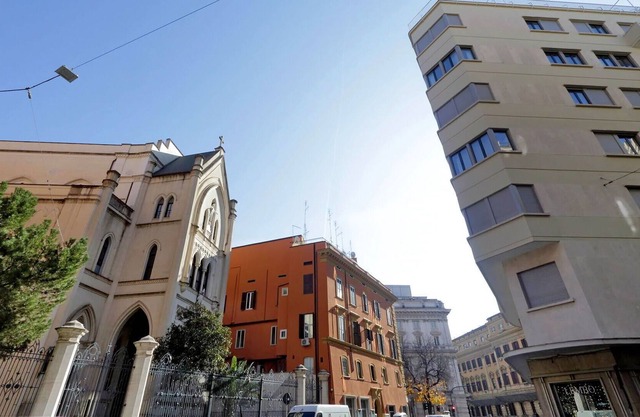 Vacation Home in Rome with 2 bedrooms sleeps 6