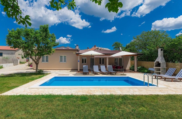 Vacation home Vrt by Interhome