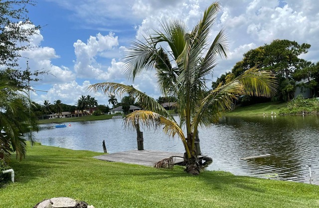 Vacation home Wellington, West Palm Beach Lake View, Navigable , *****