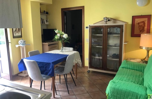 Vacation House Gerenzone Quiet apartment with large, well-exposed terrace.