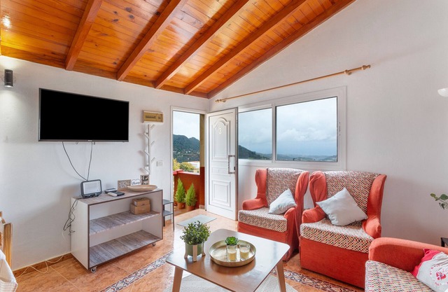 Vacation 'Montaña' with Mountain View, Wi-Fi and Air Conditioning