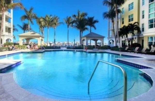 Vacation Palm Beaches with Boat tours