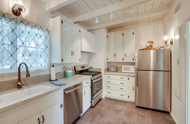 Vacation Rental Home ~ 1 Mi to Carmel Beach!