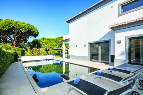 Vale do Lobo Modern Villa With Pool by Homing