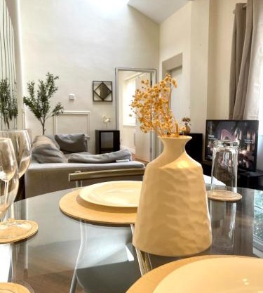 Valentinez Properties - Apart Hotel with a garden in Liverpool