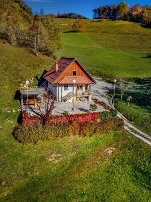 Valley View Holiday Home with Sauna Mrak