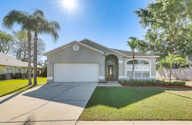 Valrico Home w/Yard ~ 14 Mi to Downtown Tampa