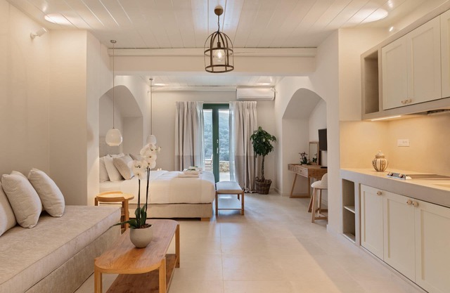 Vanda Suite by Casa Di Fiori Andros Suites