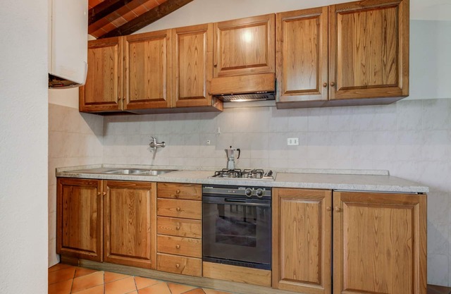 Varna Charm: Tuscan Getaway