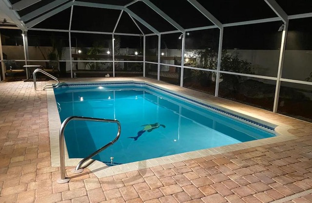 Venice villa with heated pool, lanai, near beach