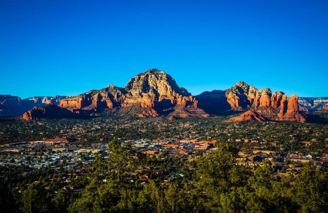 Verde Valley Lawn Cottage 10