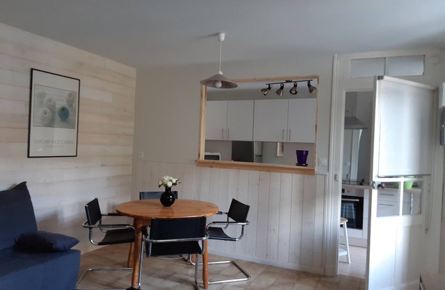 Very pleasant garden apartment completely renovated pets welcome