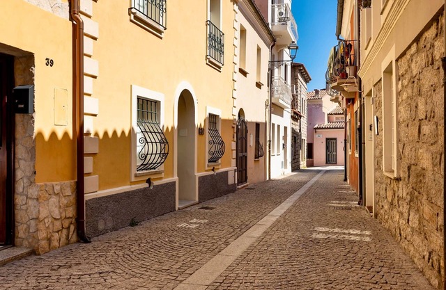 Via Cavour 41 - Elegant 2-BR Townhouse in Olbia’s Historic Centre - Best Value