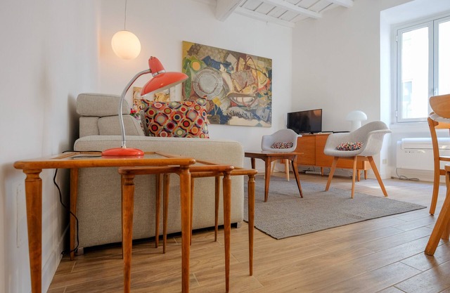 Via Crispi Spanish Steps Apartment. New right in the central elegant and quiet