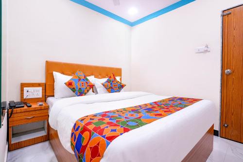 Via Raj Palace - 1 km to Sakinaka Metro