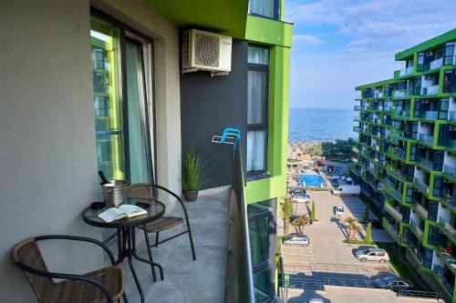 Vibe Apartment- Spa n Pools beach resort