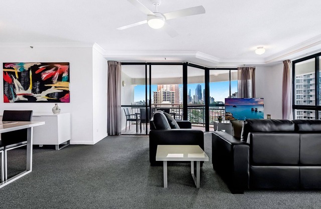 Victoria Square 2 Bed Ocean View Broadbeach
