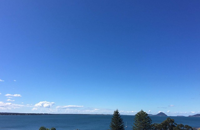 Views on Vista: Amazing views overlooking the bay and out through the headlands.