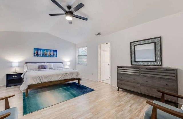 Vilano Townhome - Steps Away From the Beach!