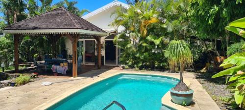 Villa élégante avec piscine à Saint-Paul, Réunion, vue sur mer