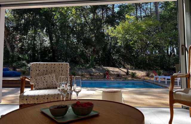 Villa 10 min walk from Bourdaines beach