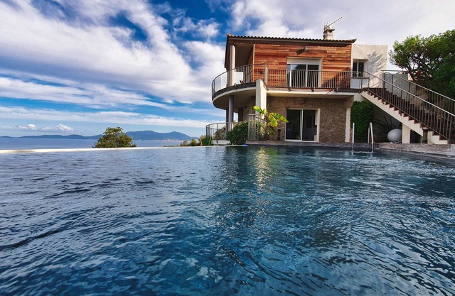 Villa 12 persons sea view gulf of Ajaccio 3 mn from the beach Swimming pool Jacuzzi