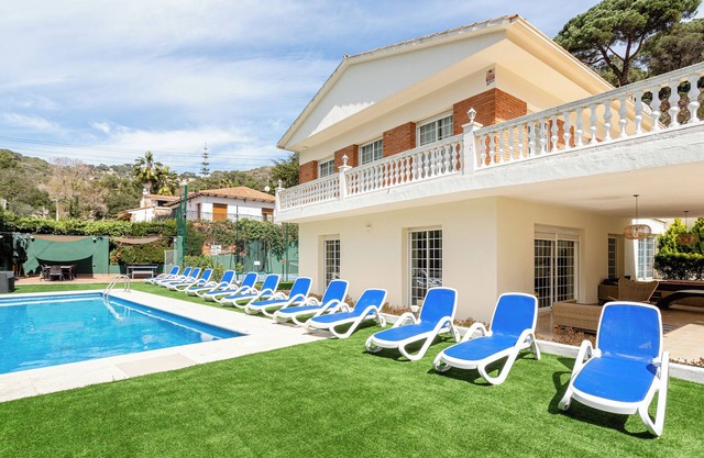 Villa "Ainara Luxury" with Mountain View, Private Pool & Wi-Fi